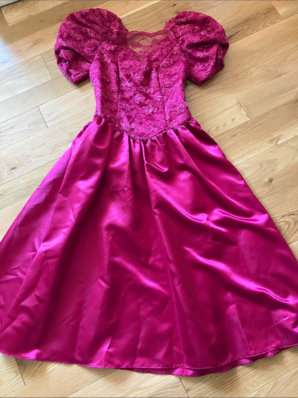 Vintage Fuchsia Lace & Satin Puff-Sleeve Formal Dress - Elegant Gown